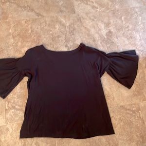 Vince camuto elbow sleeve T-shirt with bell sleeve